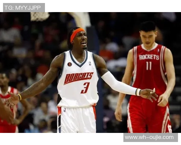 华莱士与姚明的精彩瞬间图片回顾展现篮球传奇的友谊与激情 华莱士与姚明的精彩瞬间图片回顾展现篮球传奇的友谊与激情