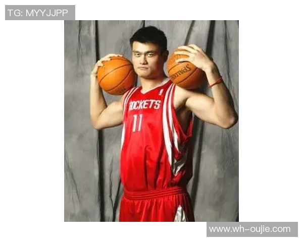 姚明肩膀上的故事:从篮球巨星到中国体育的象征与责任 姚明肩膀上的故事:从篮球巨星到中国体育的象征与责任