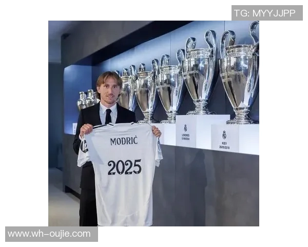 皇家马德里官宣莫德里奇续约至2025年,球迷欢呼雀跃 皇家马德里官宣莫德里奇续约至2025年,球迷欢呼雀跃